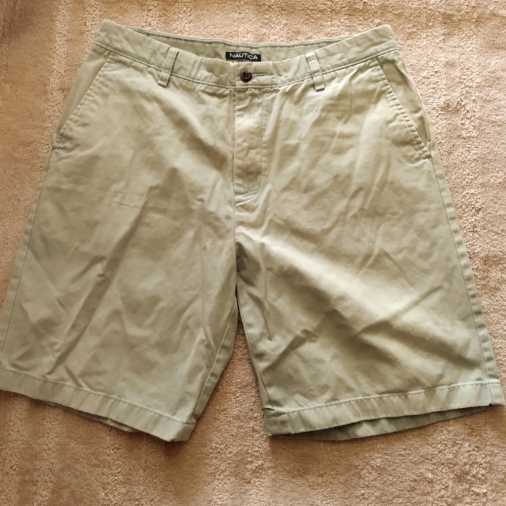 Mens Nautica green Golf shorts size 34